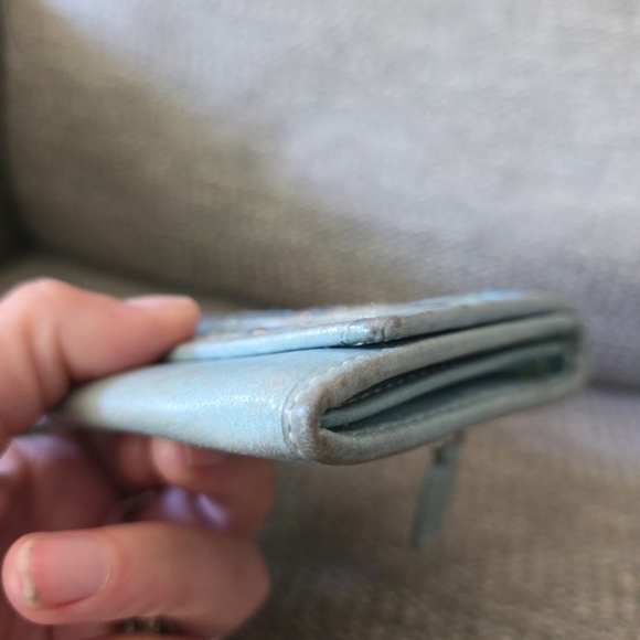 Fossil Light Blue Floral Embroidered Wallet - Picture 13 of 15